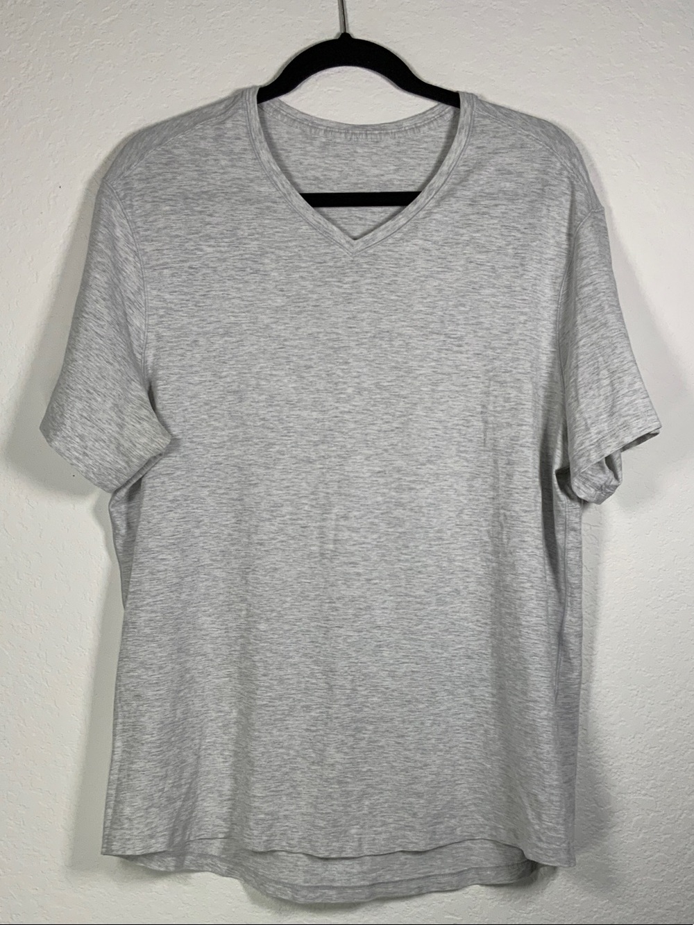 lululemon Men's Heather Gray V-Neck Short Sleeve Tee